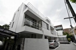 Sadohara Terrace House building