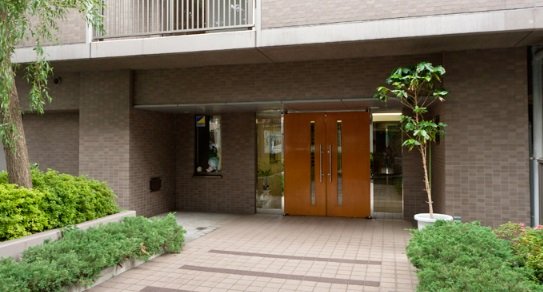Classa Meguro Kamurozaka Entrance
